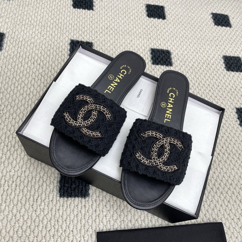 Ch**el slippers